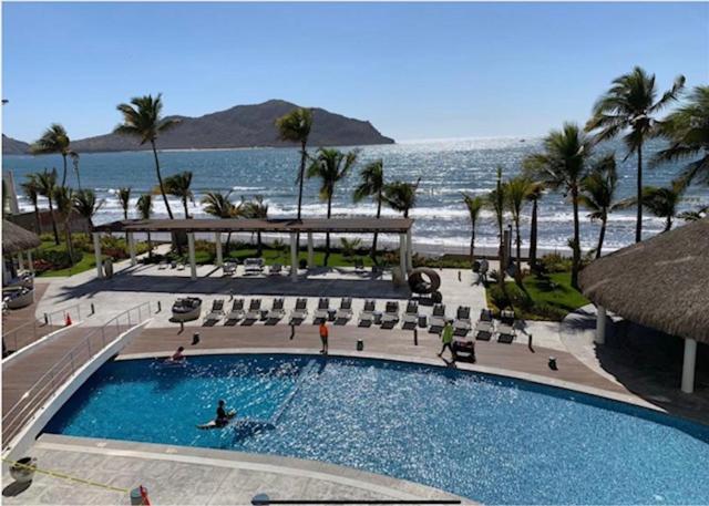 Camino Al Mar "Departamento En Playa" Apartment Mazatlan Bagian luar foto