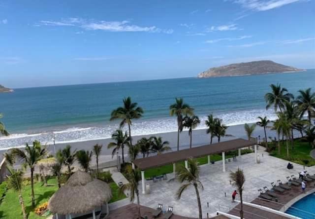 Camino Al Mar "Departamento En Playa" Apartment Mazatlan Bagian luar foto