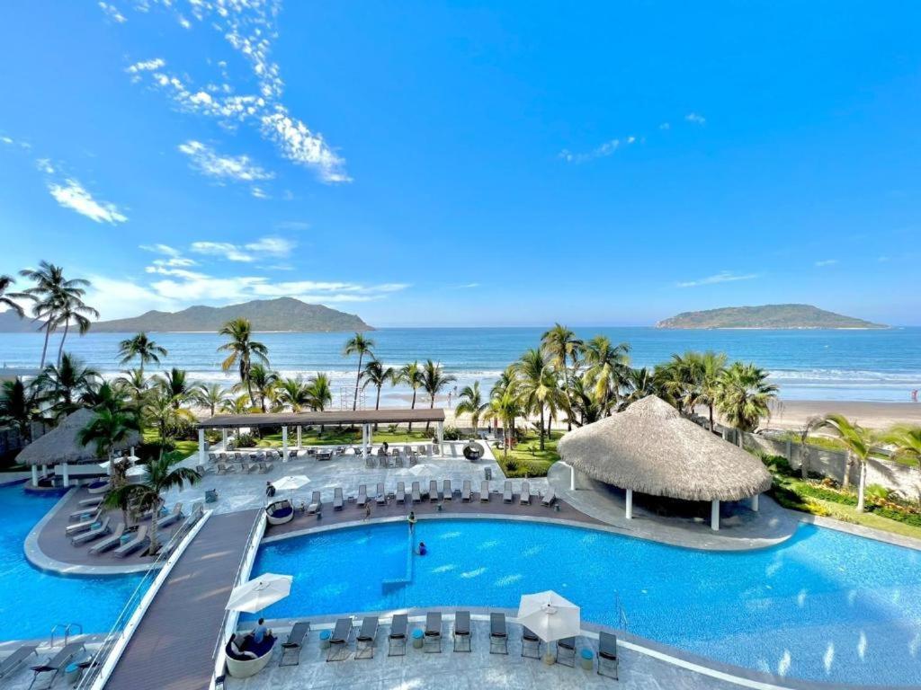 Camino Al Mar "Departamento En Playa" Apartment Mazatlan Bagian luar foto